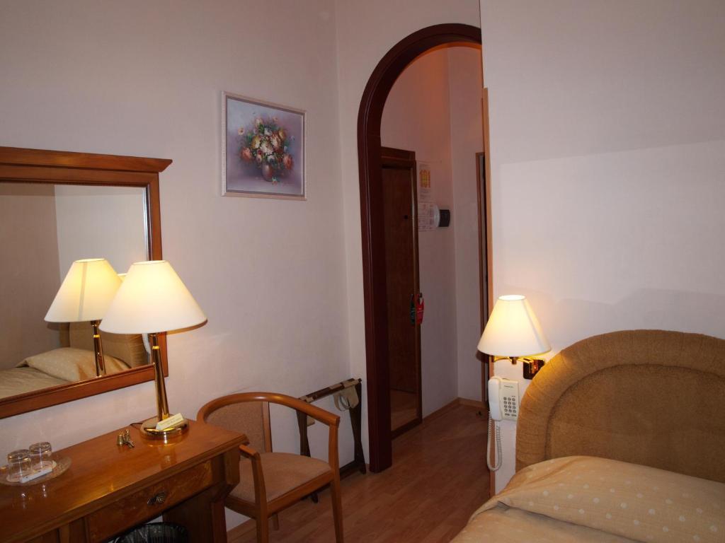 Domus Hotel-1 Kiev Dış mekan fotoğraf