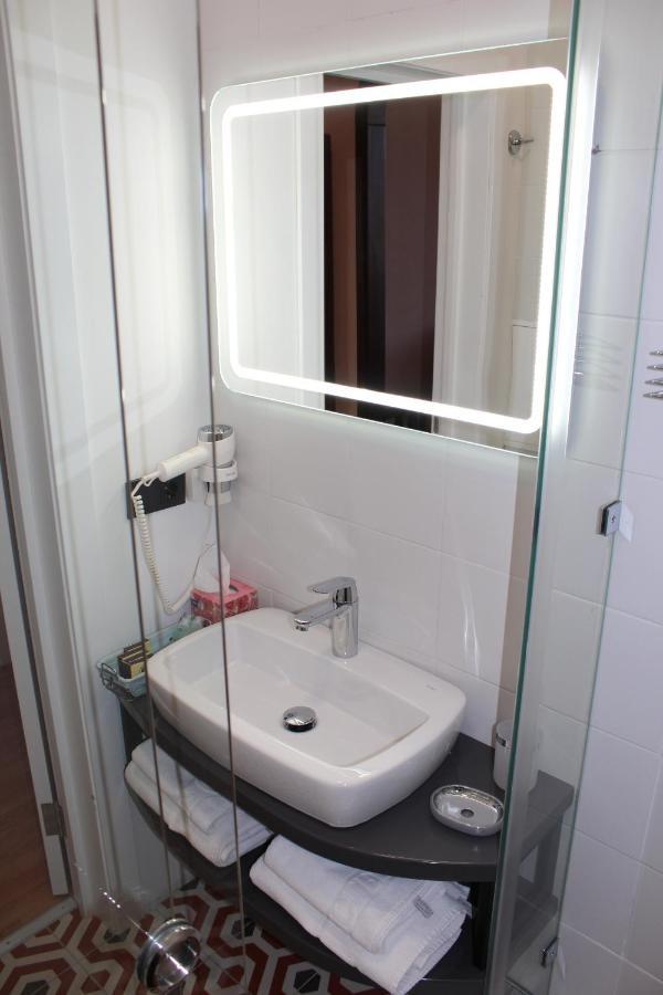Domus Hotel-1 Kiev Dış mekan fotoğraf